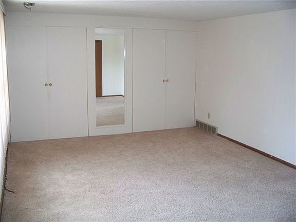 5th image of 6939 N Parkway Dr #6939
