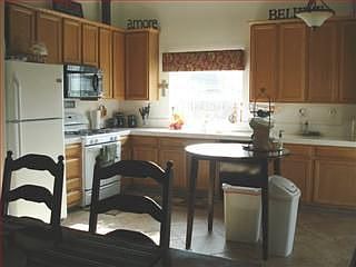 3rd image of 861 C St
