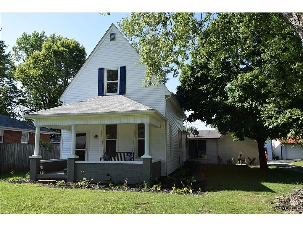 129 E Washington St photo 1