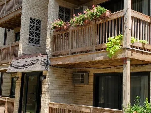 8431 W Bryn Mawr Ave APT 1SW, Chicago, IL 60631