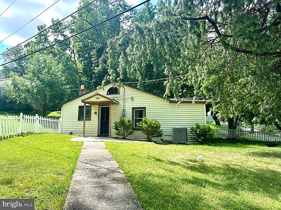 2nd image of 586 Lewisberry Rd
