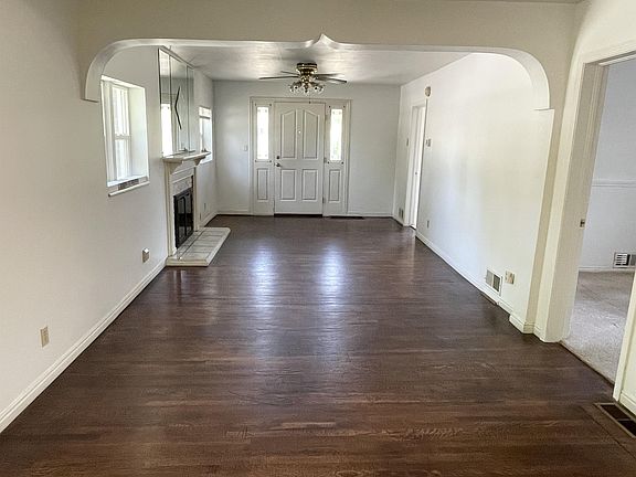 3rd image of 204 E Ramona Ave