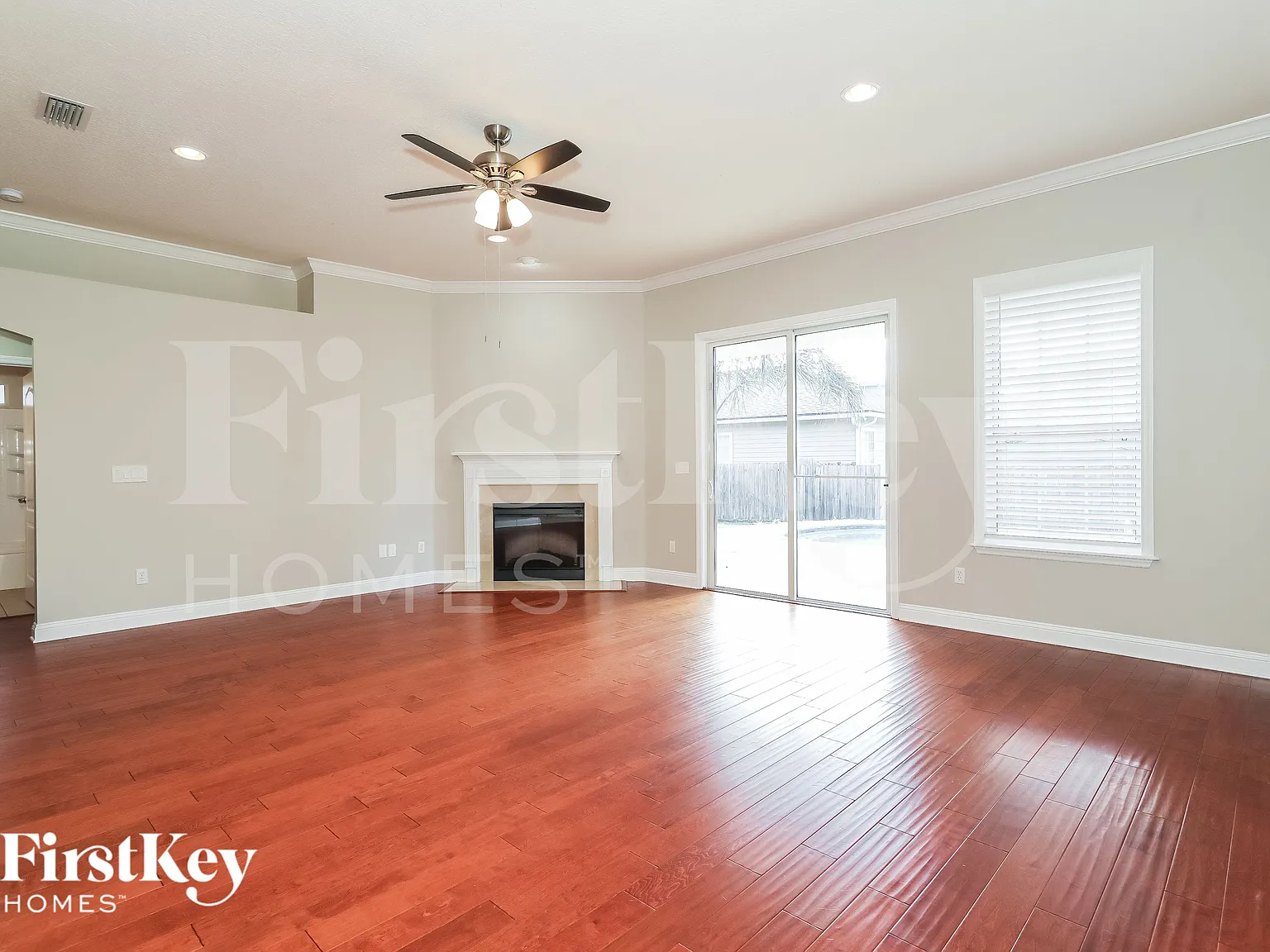 3 bed, 2.0 bath, 1879 sqft, $2,380 — Photo 4