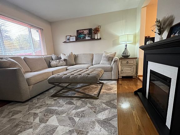 5th image of 13910 Harvie Ct