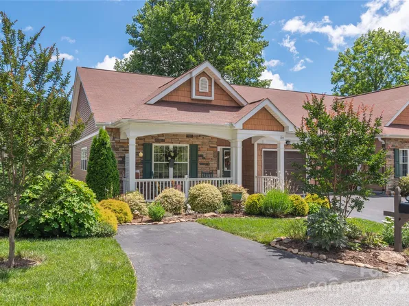 190 Shaws Creek Farm Rd, Laurel Park, NC 28739