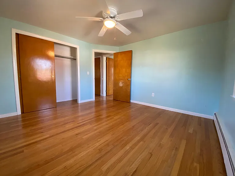 236 Spooner Ave — Photo 25