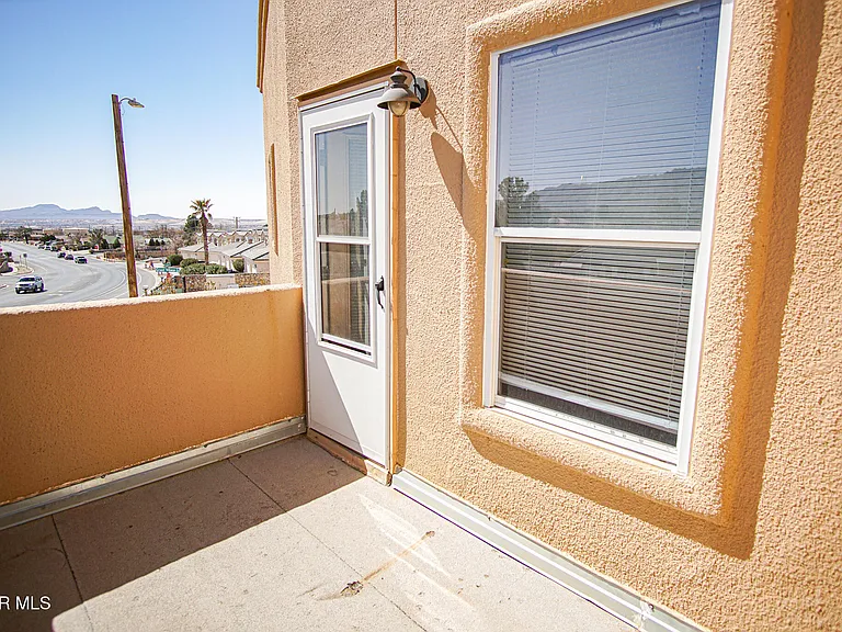 528 Green Village Ct #B — Photo 18