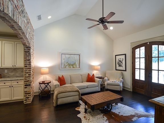 3rd image of 115 Cottage Ln