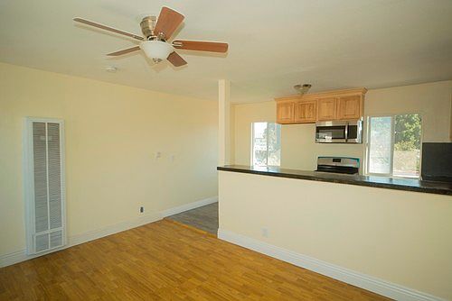 3rd image of 853 1/2 W 94th St