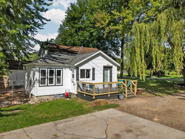 305 W Forest St, Edmore, MI 48829