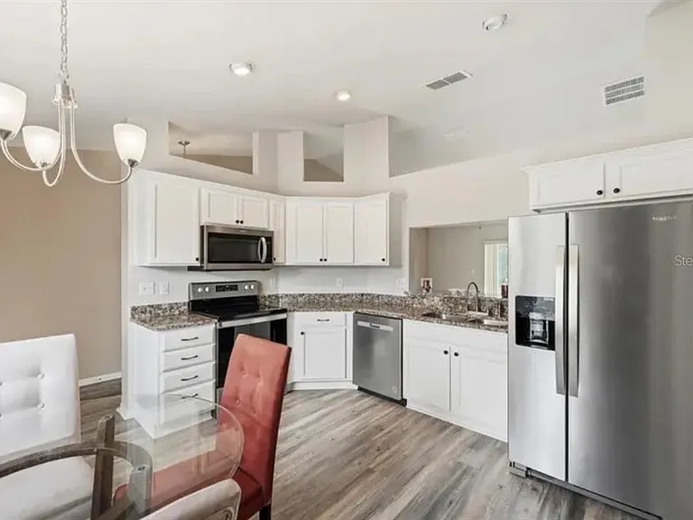 202 Highland Meadows Pl — Photo 4