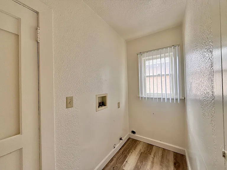 3210 Chamoune Ave — Photo 6