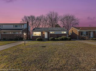 22904 Brookdale Blvd, Saint Clair Shores, MI 48082