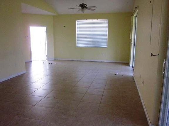 2nd image of 5764 Azalea Cir