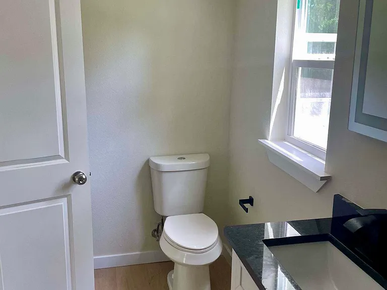 411 W Bluff St — Photo 16