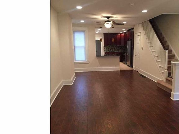 5th image of 317 Leverington Ave