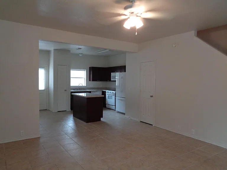 23766 Pebworth Pl — Photo 2