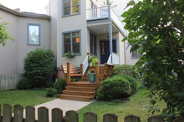 1st image of 1916 N Oakley Ave