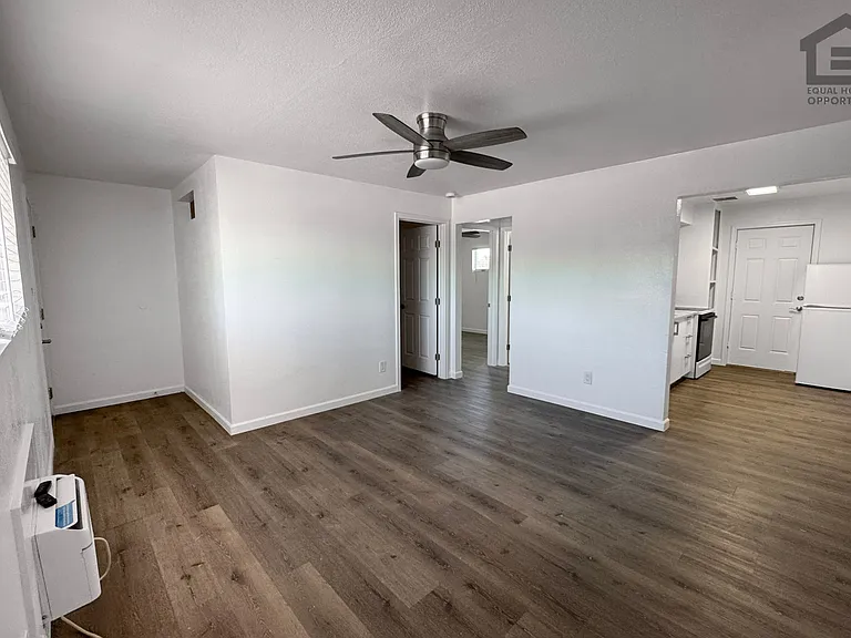1320 N 48th Pl — Photo 6