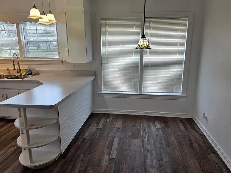 5532 Farm Road 71 E — Photo 7