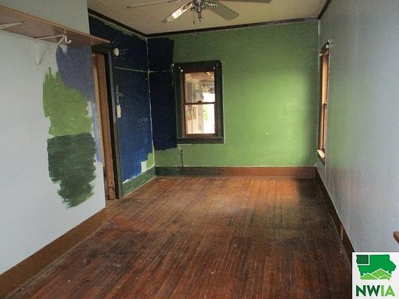4th image of 1411 24th St