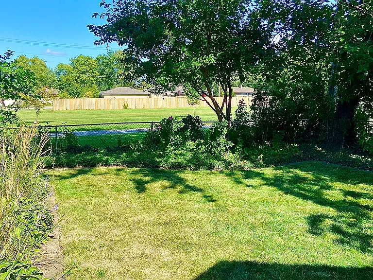 9315 Ellen Dr — Photo 21