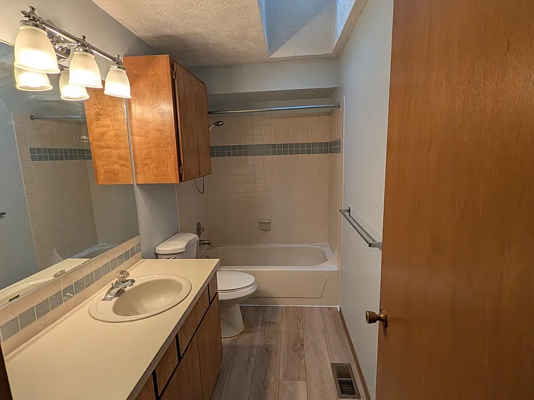 8610 N Valerie St — Photo 13
