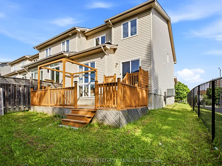 354 Rolling Meadow Cres — Photo 30