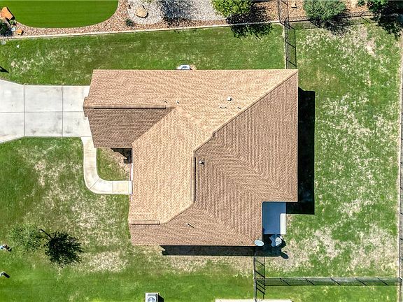 2nd image of 129 Fairway Dr