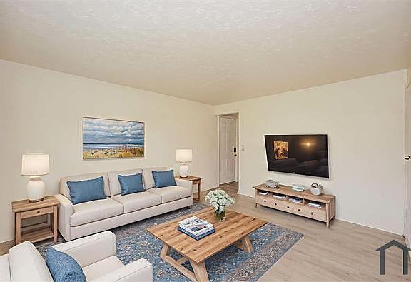 5th image of 1319 Fillmore Cir