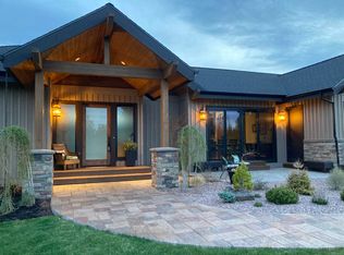 20085 Pacific Heights Rd, Bend, OR 97703