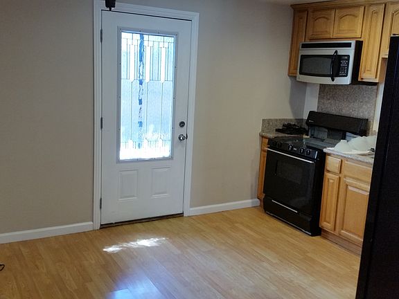 2nd image of 1154 Hazel Ave APT C