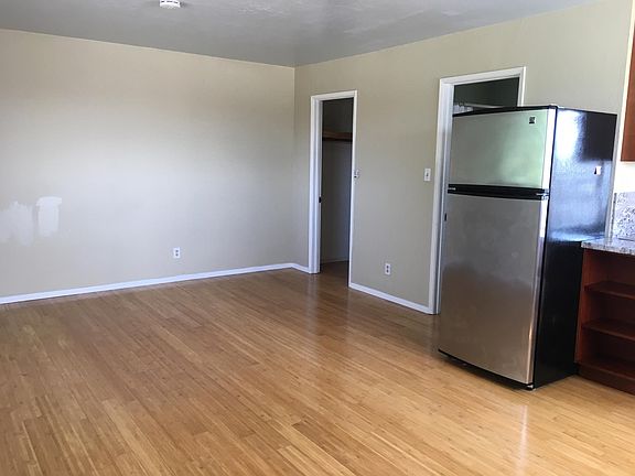 spacious studio apartment