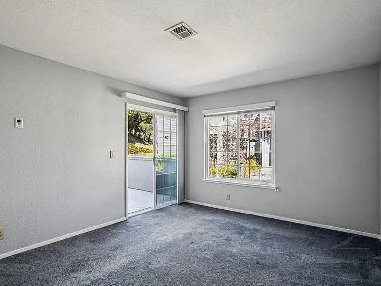 600 Canyon Oaks Dr #F — Photo 30