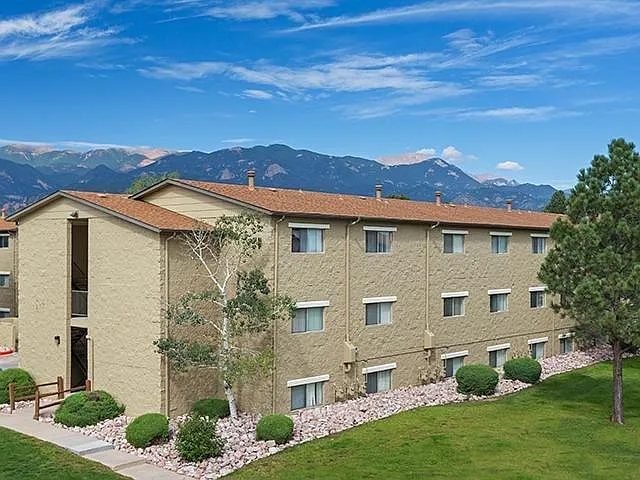 Sienna Place — Photo 2