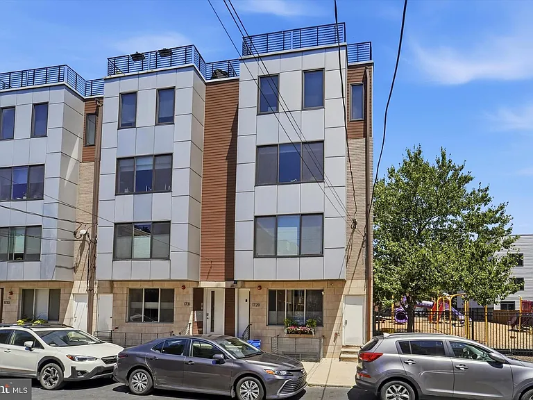 1729 Carpenter St #C — Photo 1