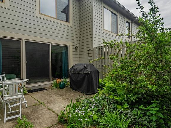 4th image of 774 Watersedge Dr