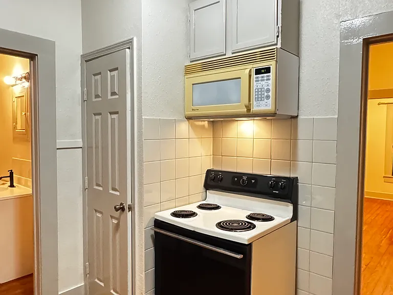 505 Wilmington Ave #B — Photo 11