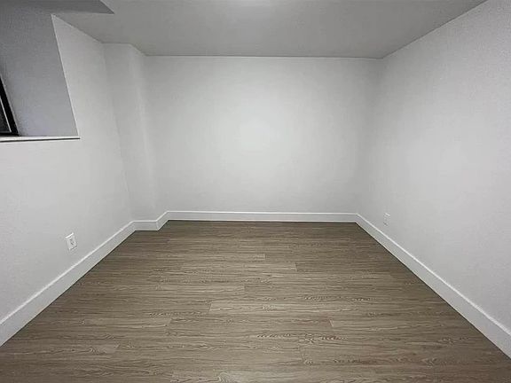 3rd image of 1035 Washington Ave #7