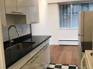 1906 Nelson St #901, Vancouver, BC V6G 1N2