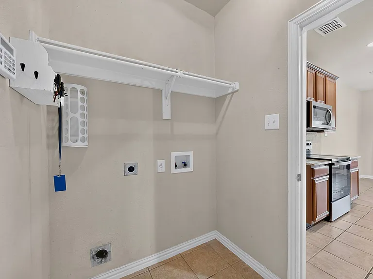8712 San Bernard St — Photo 29