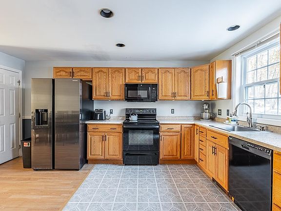 3rd image of 1465 Hooksett Road #41