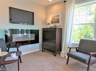 75 Colchester Ct, Bunker Hill, WV 25413