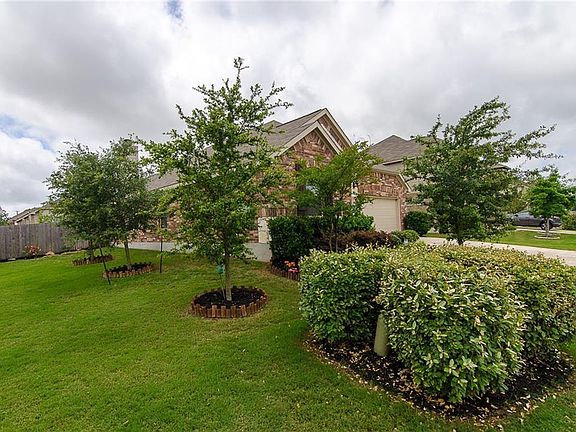 2nd image of 900 Hartman Dr