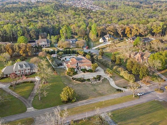 5th image of 200 Asphodel Dr
