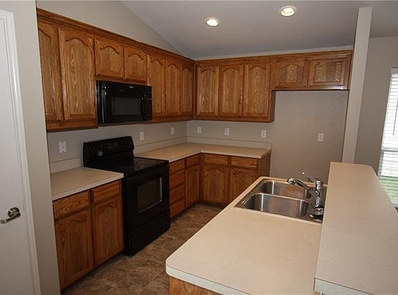 4th image of 6417 Regina Dr