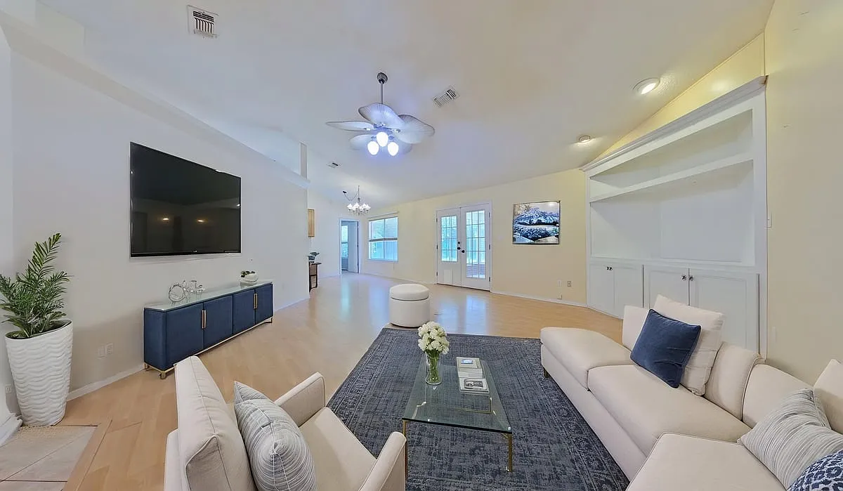 3341 Marion Oaks Way — Photo 2