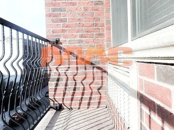 3rd image of 3049 29th St APT 3R