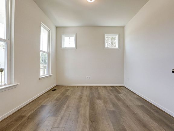 2nd image of 10205 Carsten Ln