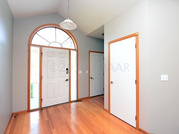 4th image of 713 Lakeridge Dr